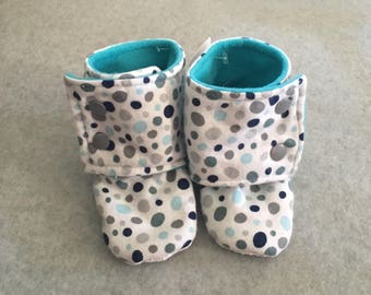 Gender Neutral Dot Stay On Baby Booties