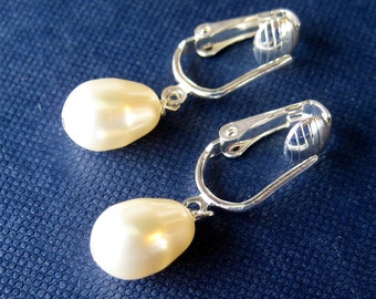 Plump Pearl Teardrop Clip On Earrings, Silver Ear Clips, Ivory Pearl Clip-on Earrings, Crystal Cream Pearl Drop Wedding Clipons, Handmade