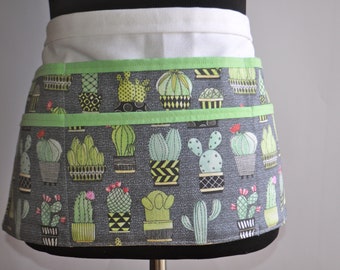 Cactus Teacher Apron, Utility Apron, Teacher Apron, Women's Vendor Apron, Carpenter Apron, Money apron, Cactus apron, teacher pocket apron