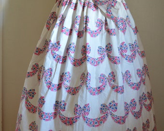 Vintage 50s border print skirt/ 50s novelty print skirt/ 50s bow print skirt