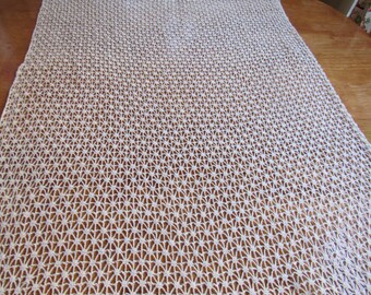 FREE SHIPPING USA Off White Cotton Crocheted Dresser Scarf Table Runner 2302