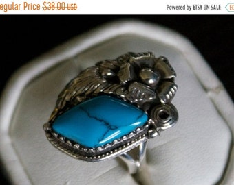 ON SALE Charming Turquoise Silver Ring