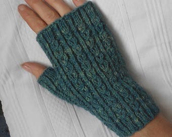 Handspun, handknit fingerless mitts