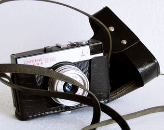 Vintage Soviet Era Compact Camera SMENA 8M Lomography Lomo 35mm, Retro Black Plastic Camera with original case Smena 8M - made in USSR 70s
