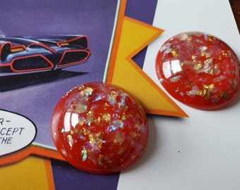 1950s "Rizzo" Pinup Dome Lucite Confetti Earrings - Red/Gold Leaf Shimmer