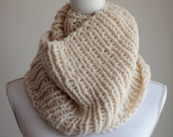 chunky knitted scarf, infinity scarf, pink scarf, sale, creme white scarf