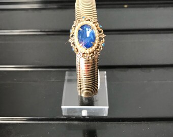 Lovely Coro Bracelet w/Blue Stone