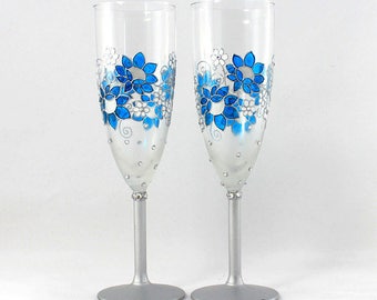 Wedding glasses, Wine glasses,Winter wedding glasses, Wedding glasses in blue, Hand painted glasses, Pearl anniversary glasses