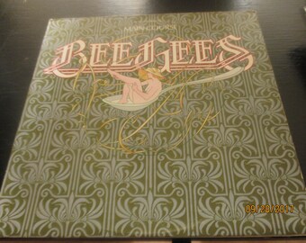 The Bee Gees NM vinyl record - Main Course - Original - Vintage Album Cover lp in VG++ Condition