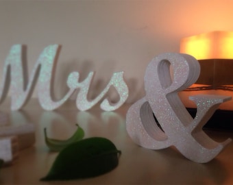 Mr and Mrs signs for sweetheart table - Glitter Sign Mr & Mrs- Wedding decoration