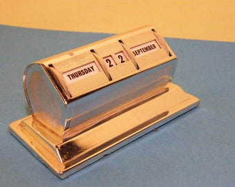 Vintage Chrome Desktop Rotating Perpetual Calender Day / Date / Month
