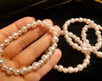 Glass pearl bracelet