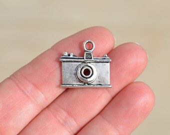 1 Silver Camera Charm SC2448