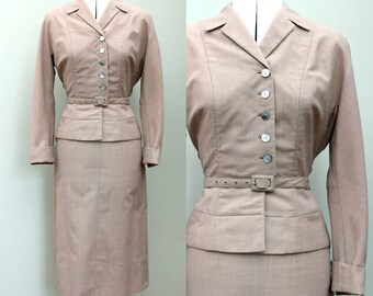 Vintage 1940s 40s Beige Ladies Three Piece Skirt Suit Fitted Jacket Belt Tailored Detail Late 1930s 30s UK 10 8 small US 6 8 hourglass pinup