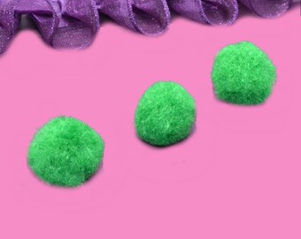 30 tassels round 20mm Green