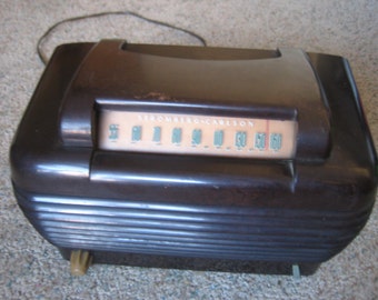 Stromberg Carlson Radio Receiver No 1101-H bakelite radio. 1946