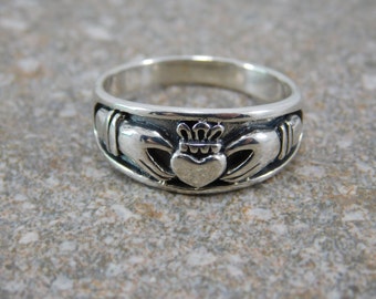Mens Claddagh Ring / Free Engraving Mens Heavy Sterling Silver Claddagh Ring / Promise Ring / Engagement Ring / Friendship Ring