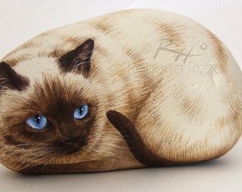Irresistible Siamese Cat Painted on A Sea Stone | Rock Art by Roberto Rizzo