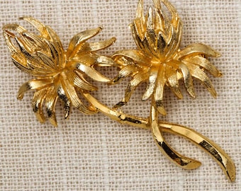 Flower Brooch Vintage Etched Gold Broach Vtg Pin 7T