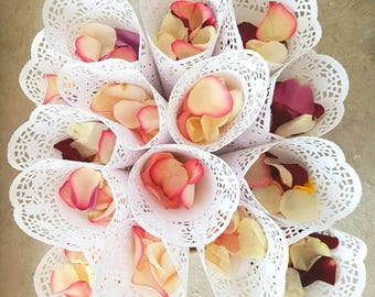 100 Wedding Confetti Cones,Cones for Confetti,Wedding petal cones Confetti,Wedding cones,Paper Cones - already assembled. ready to use