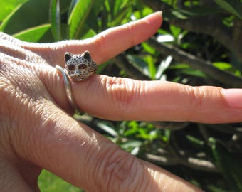 Sterling Silver Ocelot Cat Ring with Purple Glass Eyes Size 4 - 6