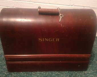 1934 Singer Electric Sewing Machine With Carry Box