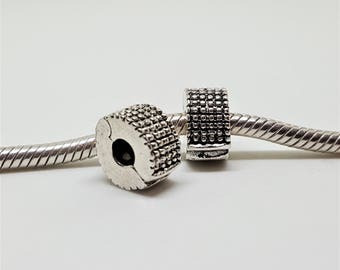 One Silver Gridlines Locking Bead for European Bracelets (item L013)