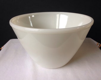 Anchor Hocking - Fire King Splash Proof Bowl - Ivory 7 5/8"