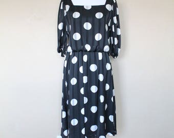 1980s Vintage Black and White Polka Dot Dress