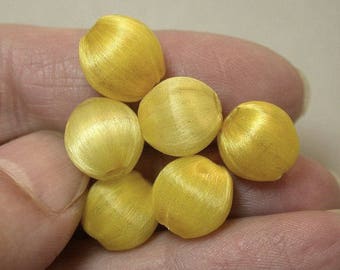 VINTAGE SILK BEADS Lemon Yellow Fiber Lucite 10mm pkg6 slk18