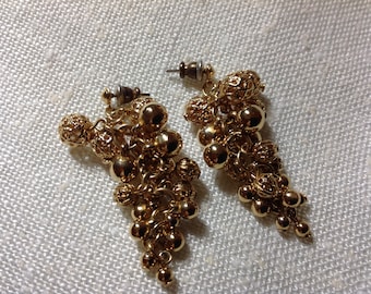 Vintage Dangle Earrings, Pierced Earrings, Pierced Dangle Earrings, 80's Earrings, Post Earrings , Ball Dangle Earrings, Grape Cluster Look