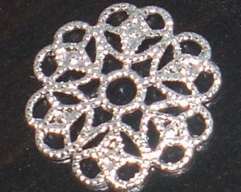 50 pcs of silver-plated filigree round 15mm