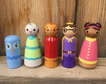 Daniel Tiger set of 5- hand painted wood peg people peg doll, Birthday Cake Topper