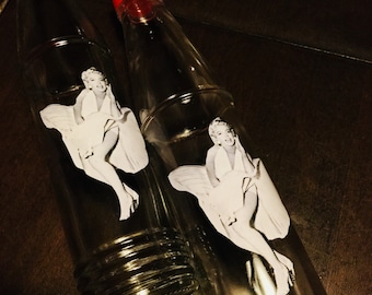 SALE!!! Marilyn Monroe World Shaker Salt and Pepper Shakers, 10 bucks CHEAP!!