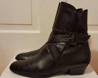 BLACK LEATHER BUCKLE Boots // Women's Selby Ankle Boots size 7.5 Booties 80's Wrap Pirate 90's Low Heel