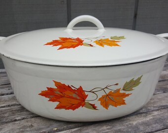 3 Qt Descoware Belgium dutch oven braiser cookpot // maple fall leaves // 1950s mid century
