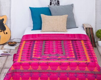 Kantha Quilt Throw , Indian Handmade Kantha Blanket , Sari Kantha Stitch Dorm Bedding Ralli Gudari Tapestry , Kantha Quilt Twin