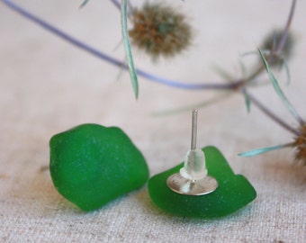 Sea glass earrings. Sea glass studs. Beach glass stud. Polished glass earrings. Earrings cloves. Earring studs