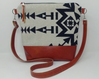 Pendleton wool purse, Pendleton bag, black and white, leather, shoulder bag, shoulder purse, adjustable strap, crossbody bag