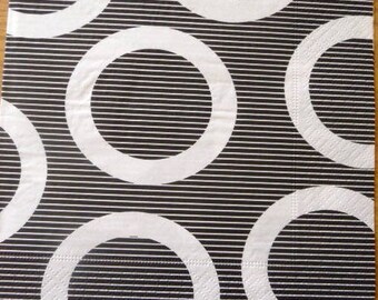 Geometric paper towel