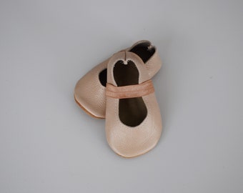 ballet flats /soft soled leather shoes / baby moccasin moccs / petal