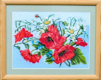 cross-stitch embroidery poppies with daisies