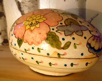 Vintage paper mache Egg trinket box 1960