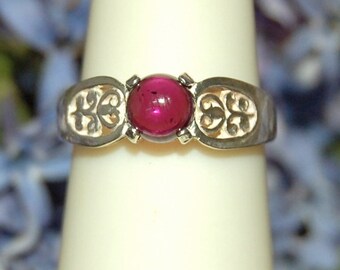 Garnet Ring, Size 7, Clear Wine Red, Sterling Silver, January Birthstone, Rhodolite Garnet, Garnet Cabochon, Round Garnet, Red Garnet