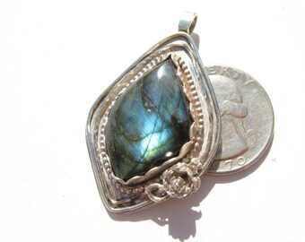 Labradorite and sterling silver pendant, Labradorite Pendant, Spectrolite necklace