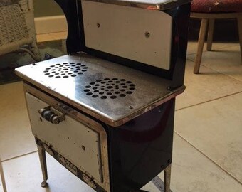 Rare Empire Tin Toy Electric Child/Girls Stove Salesman's Sample, Working