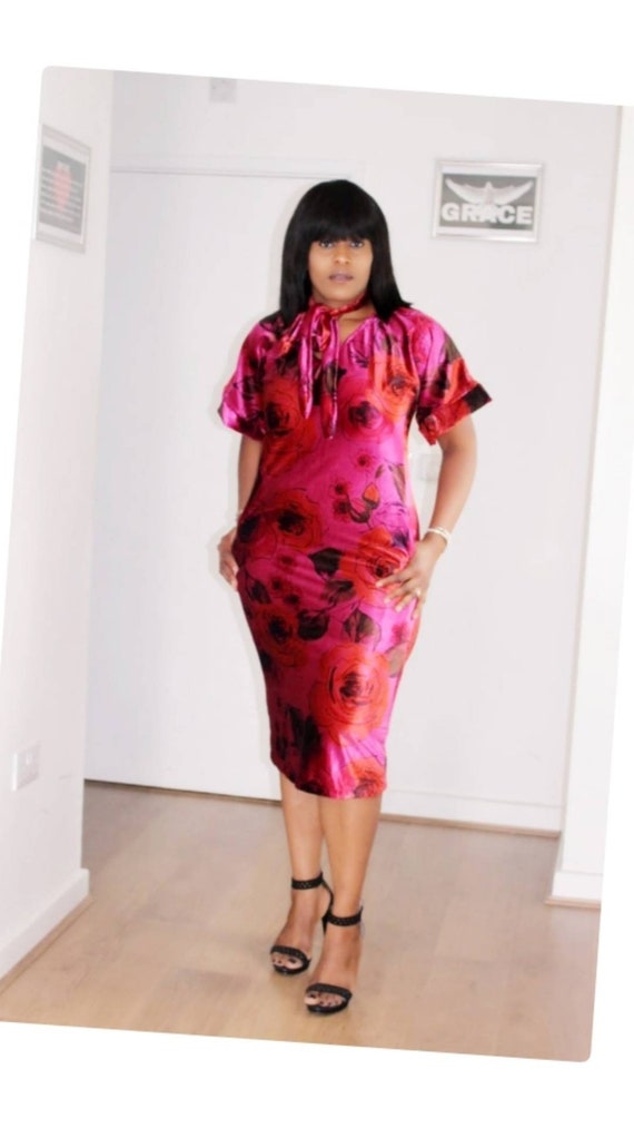 Berry Floral Burst Stretch Midi Length Kimono Sleeves Detail Velvet Dress