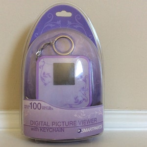 A Digital Picture Viewer with a Keychain, Smartparts.