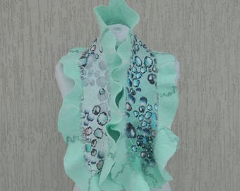 Mint green scarf. Felted scarf. Silk felt scarf with Bubbles. Felted collar