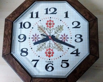 Timex electric wall clock, Vintage